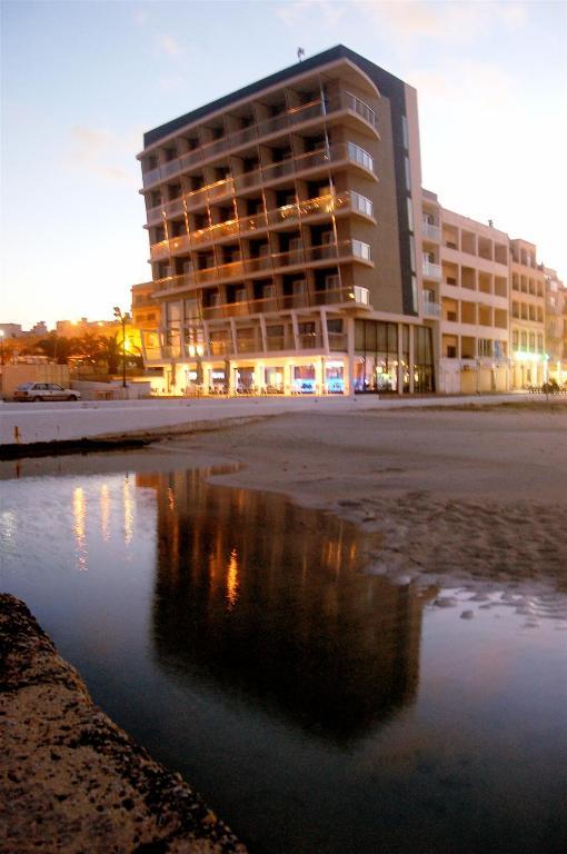Water'S Edge Hotel Birżebbuġa Exterior foto