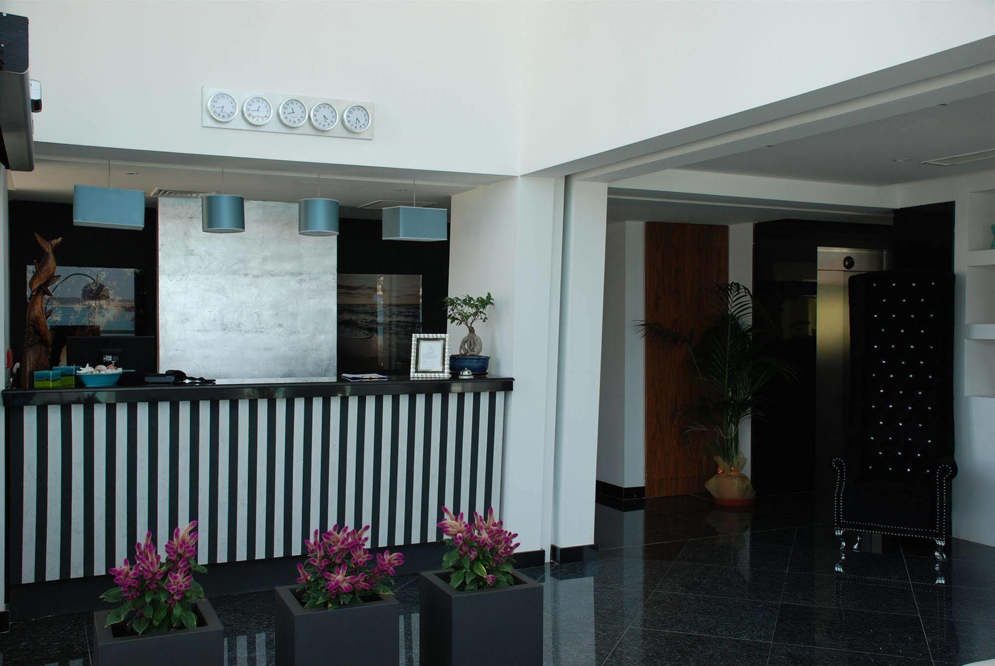 Water'S Edge Hotel Birżebbuġa Exterior foto