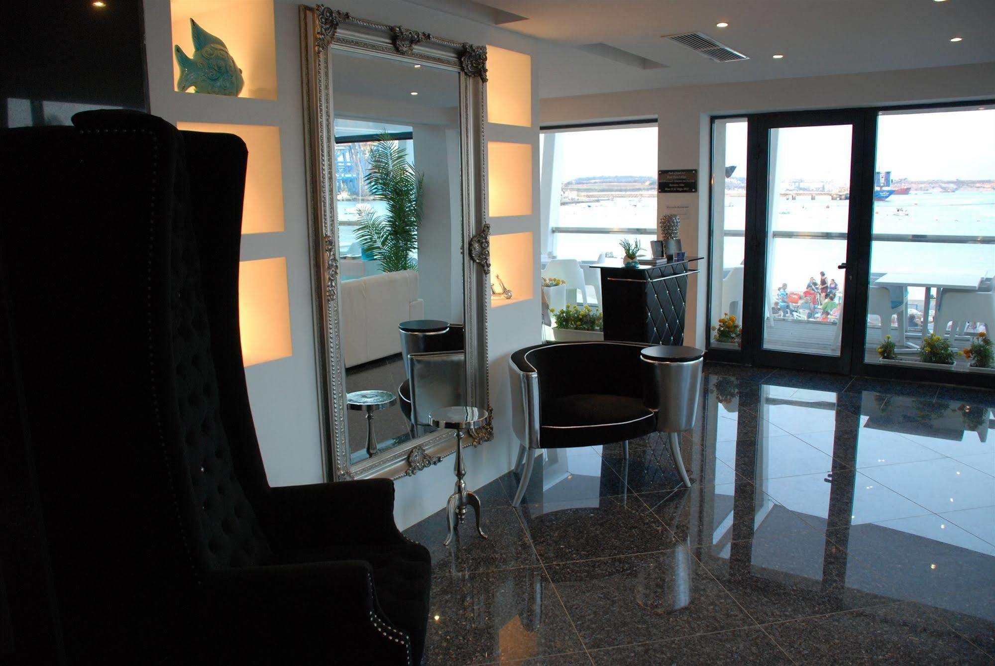 Water'S Edge Hotel Birżebbuġa Exterior foto