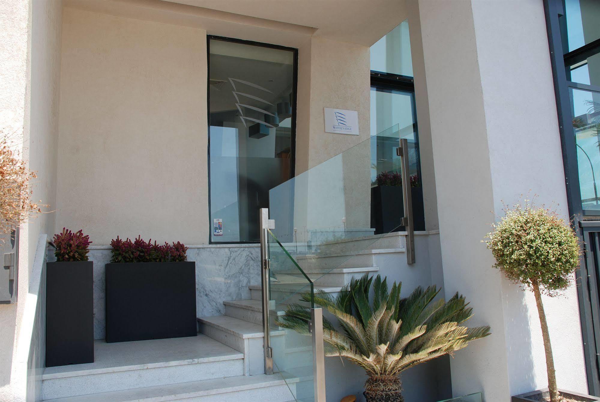 Water'S Edge Hotel Birżebbuġa Exterior foto